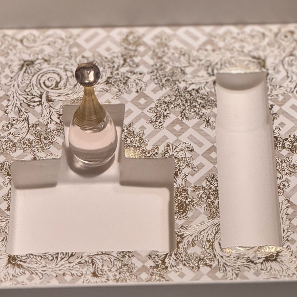 Christian Dior Mini J’adore Perfume & Gift Box - Picture 5 of 6